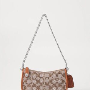 ❌SOLD❌  COACH Swinger 20 In Crystal Signature Jacquard